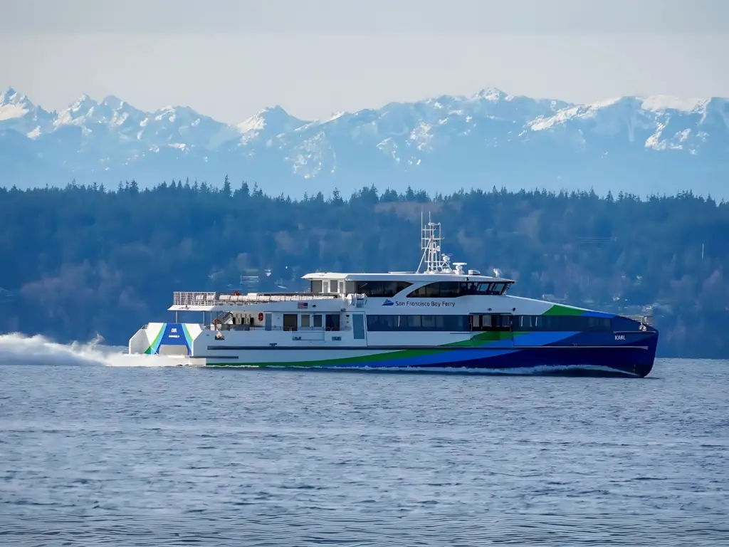 High-speed Reintjes marine gearbox for fast patrol and passenger vessels